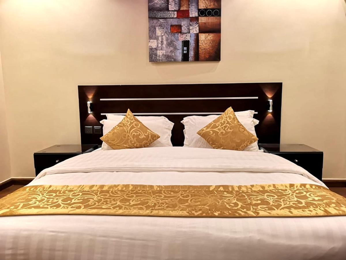 Bzul For Furnished Apartments Ar Riyad Esterno foto