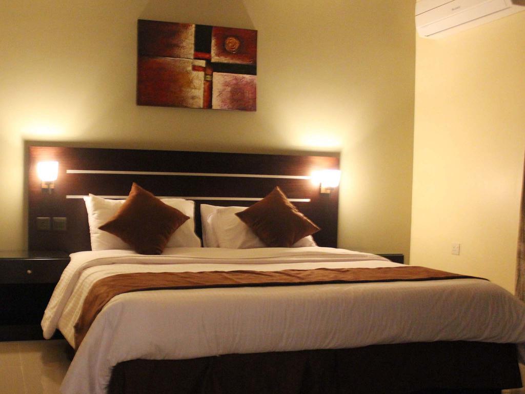 Bzul For Furnished Apartments Ar Riyad Esterno foto